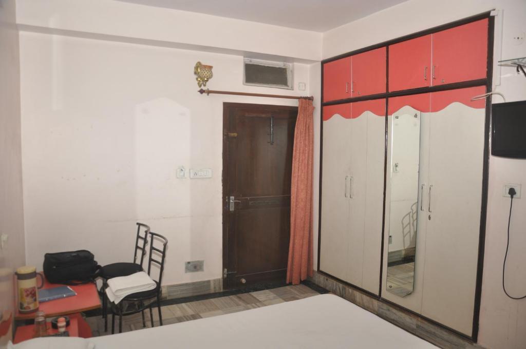 Aapnni Hotel Джайпур Стая снимка